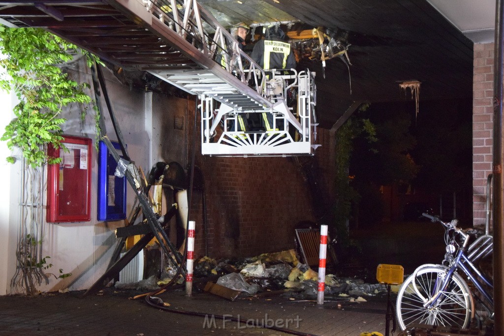 Feuer Koeln Vingst Ostheimerstr P107.JPG - Miklos Laubert